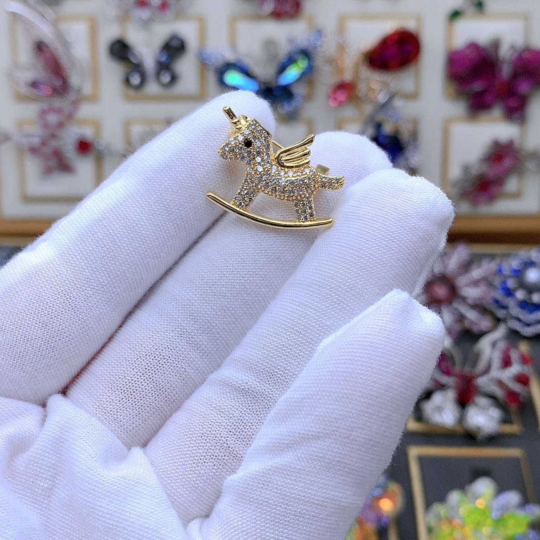 铜仿水晶胸针胸花