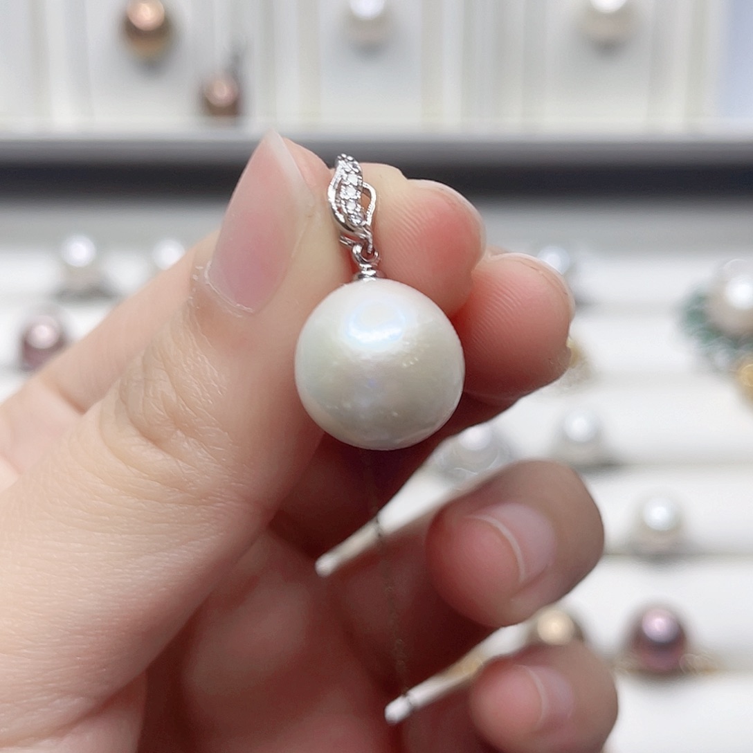 淡水珍珠吊坠(赠链)未镶嵌