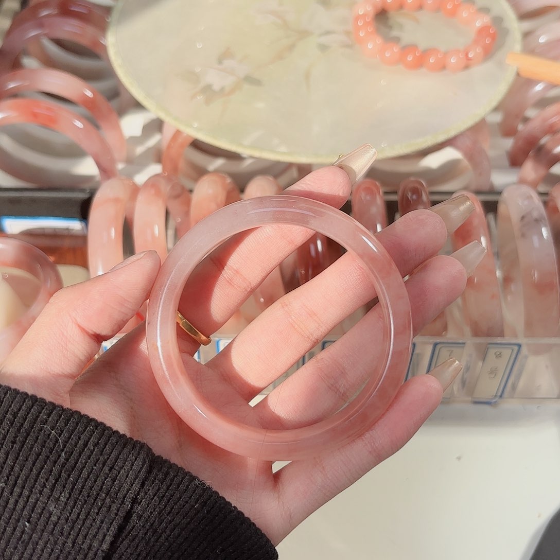 石英质玉手镯未镶嵌摸****o