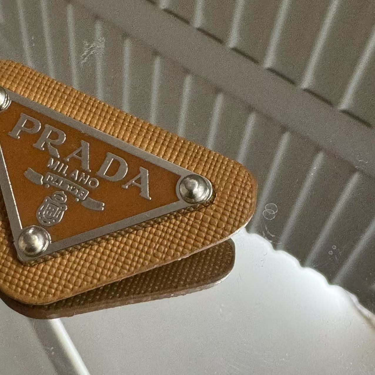 95新 Prada/普拉达 零件改款/乱乱子中古/胸针/95036不支持鉴定