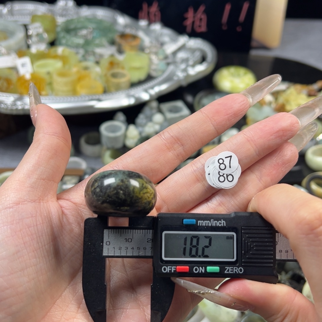 蛇纹石玉未镶嵌戒指