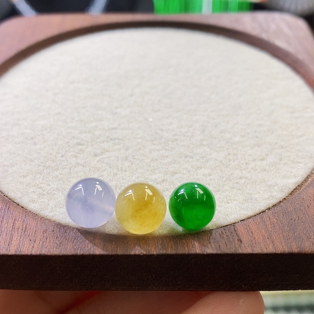 未镶嵌挂件翡翠一组珠珠