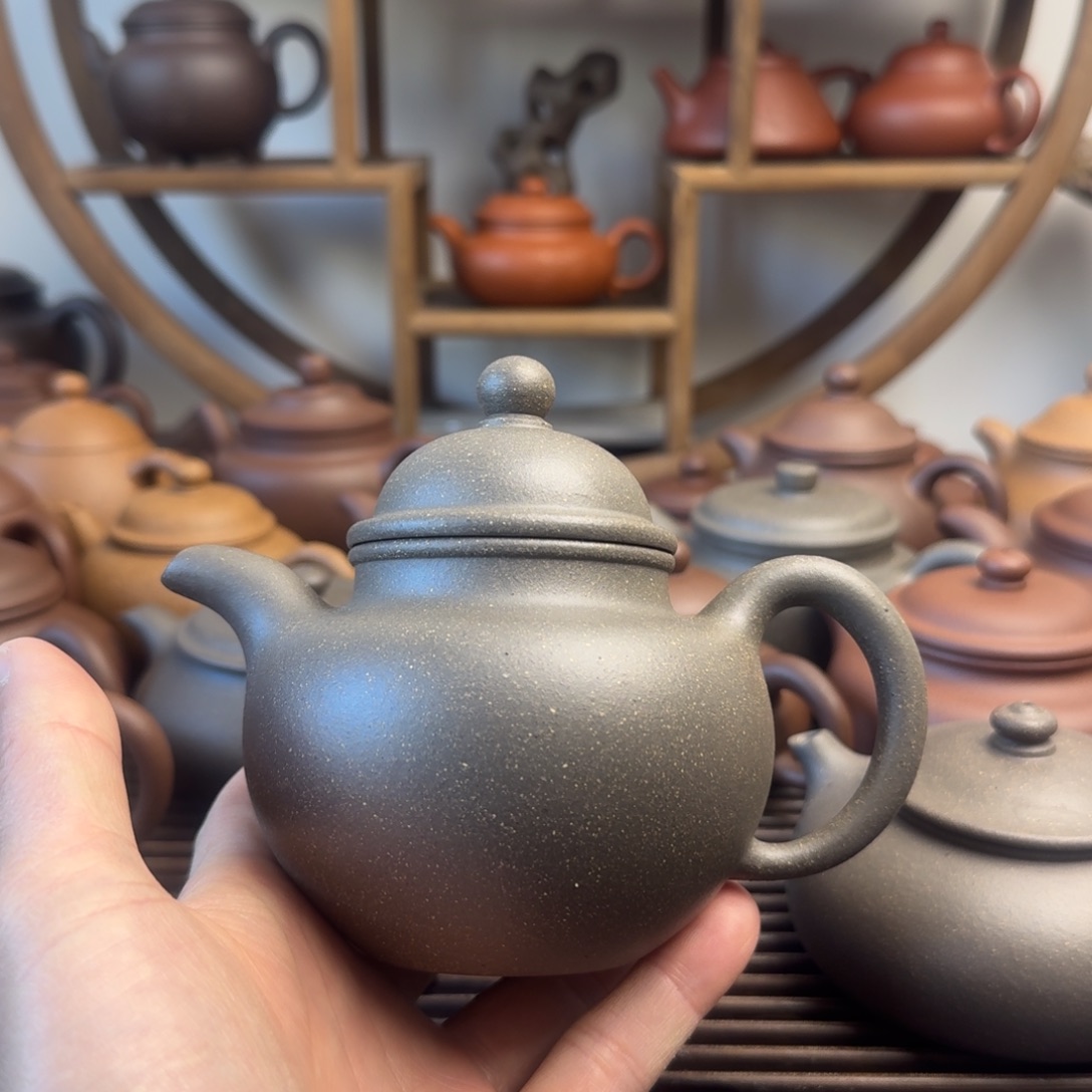 紫砂茶壶寿珍掇球300cc黄龙山青段
