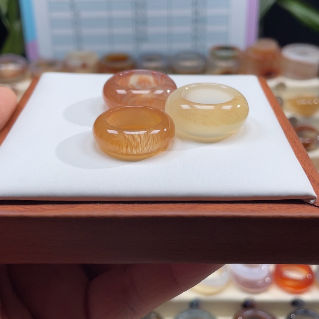 合***间玛瑙/玉髓未镶嵌戒指Z15.9港11