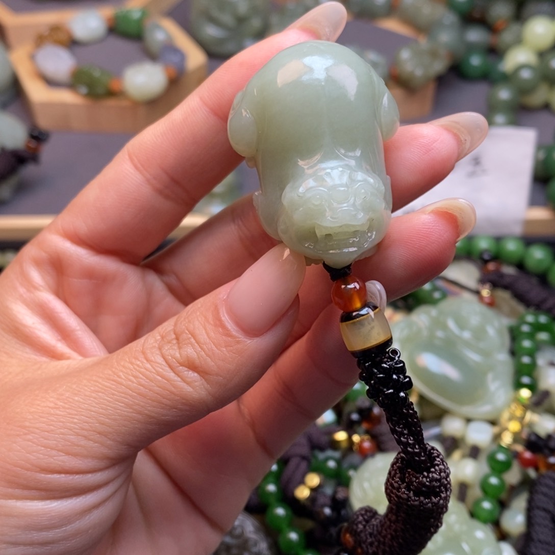 和田玉颈饰未镶嵌