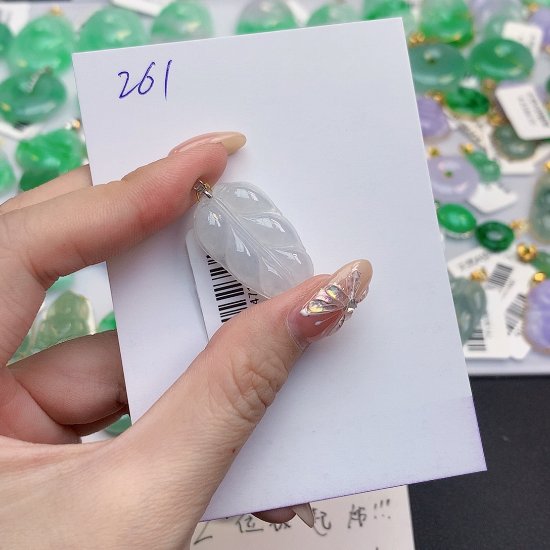 翡翠18K金镶嵌颈饰111122