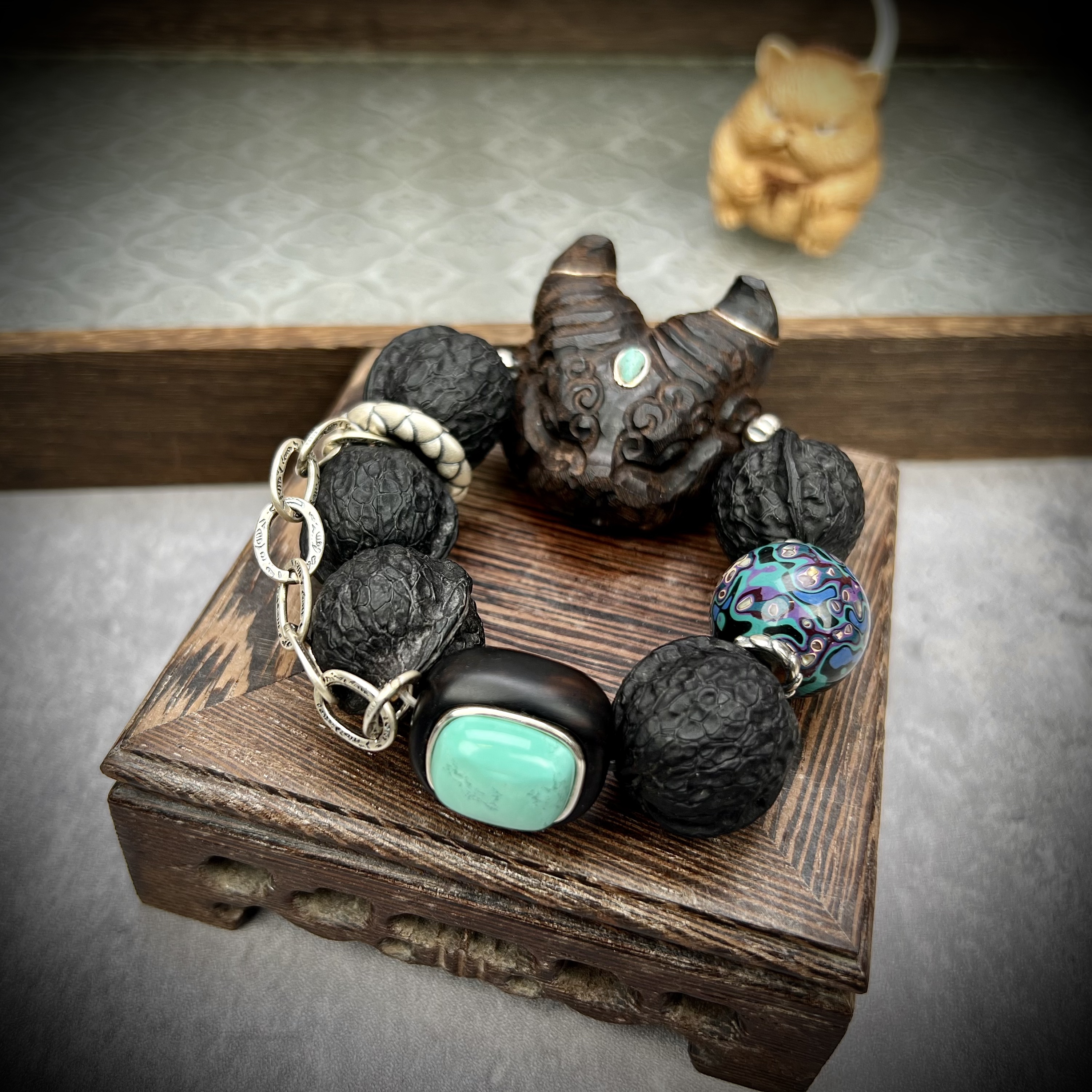 个性手工镶嵌黑檀麒麟手串