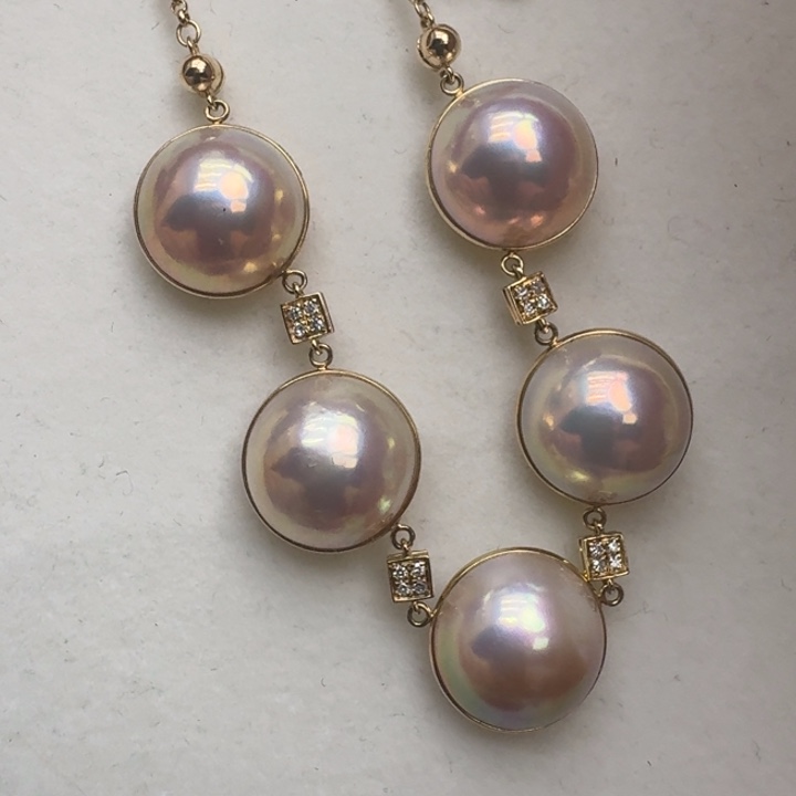 拼合珍珠（马贝珠）颈饰18K金镶嵌