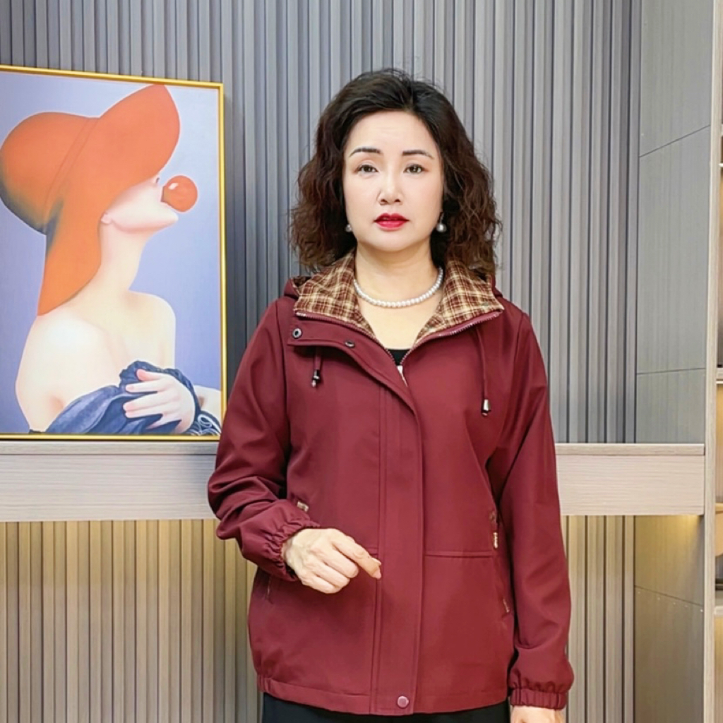 常规款休闲风民族风中老年女装百搭外套宽松中年女款妈妈装风衣