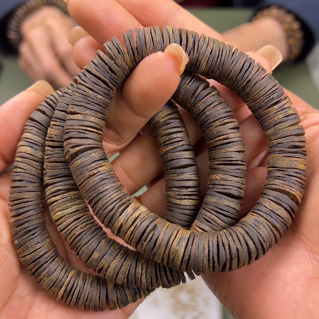 沉香手串海南流油王沉水片珠卡1.3/24g单圈多样性发一