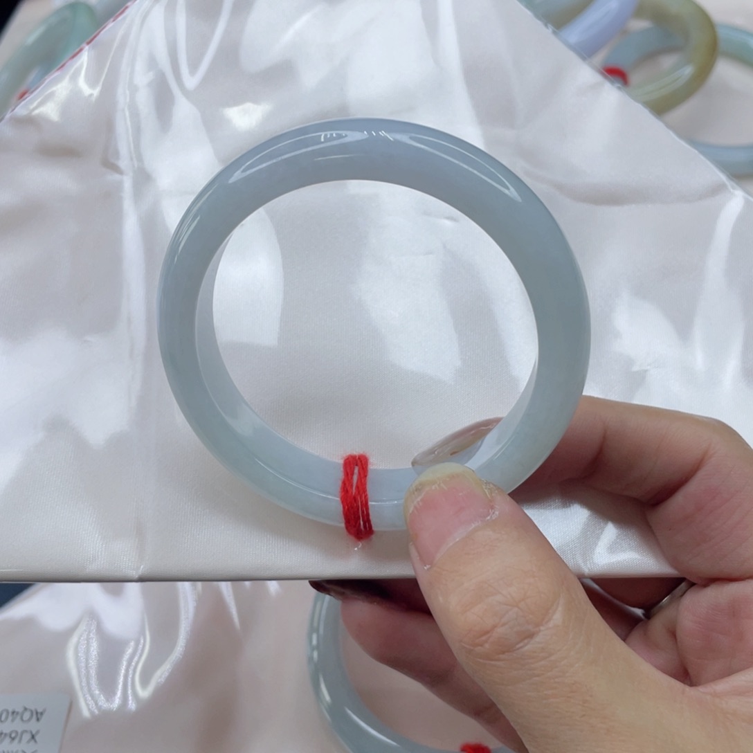 未镶嵌手镯翡翠Q****?手镯