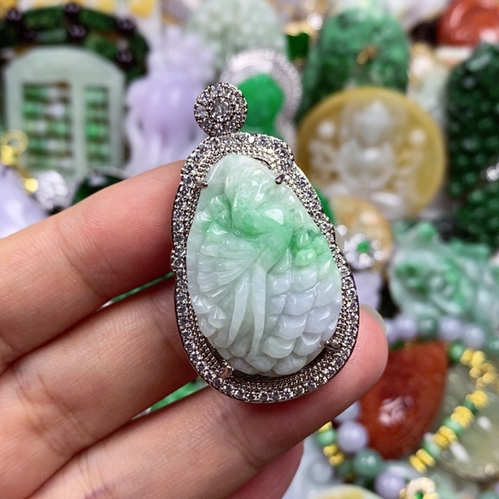 吊坠(赠链)未镶嵌翡翠