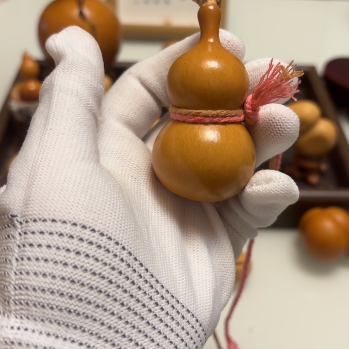 龍****天然手捻老皮葫芦