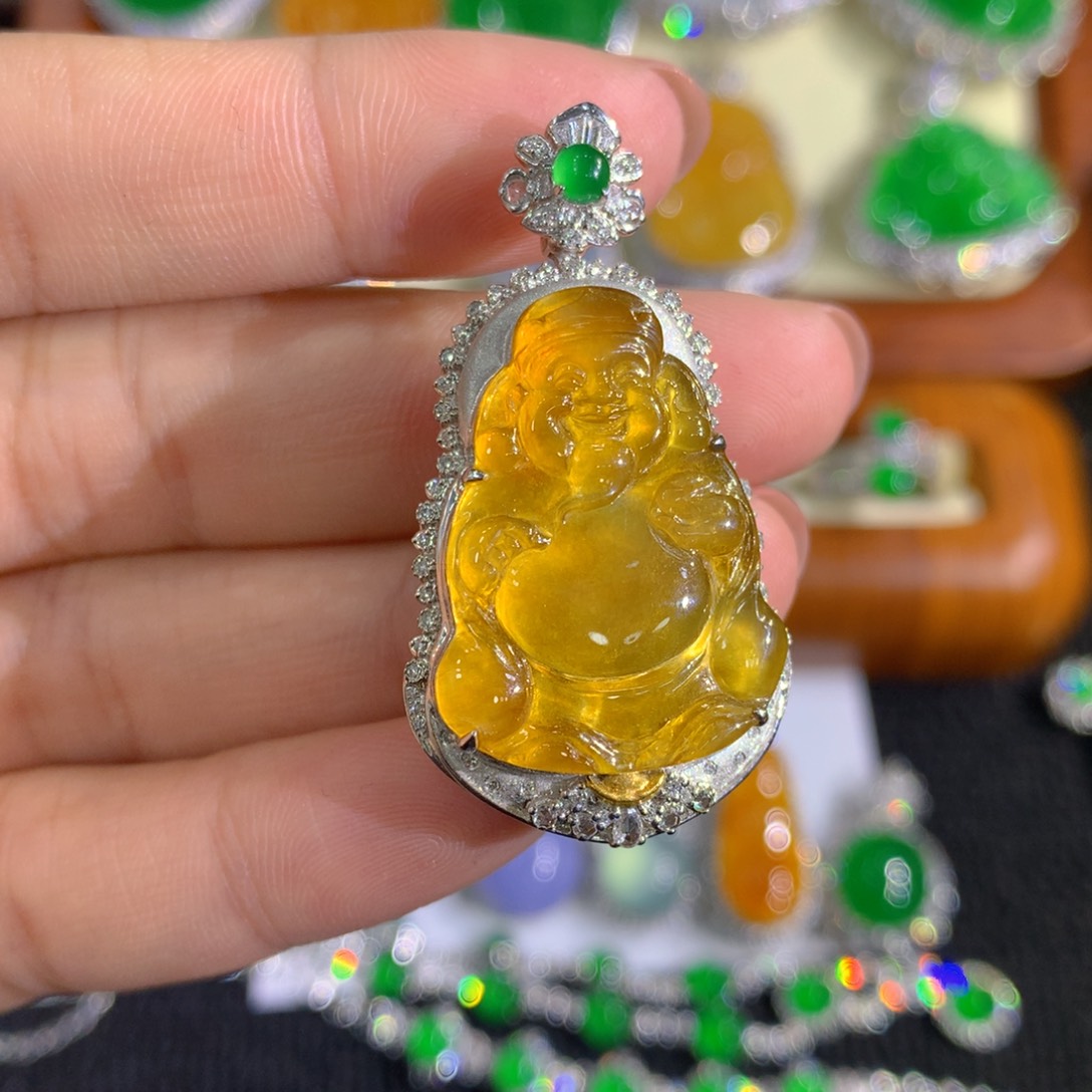 翡翠18K金镶嵌颈饰