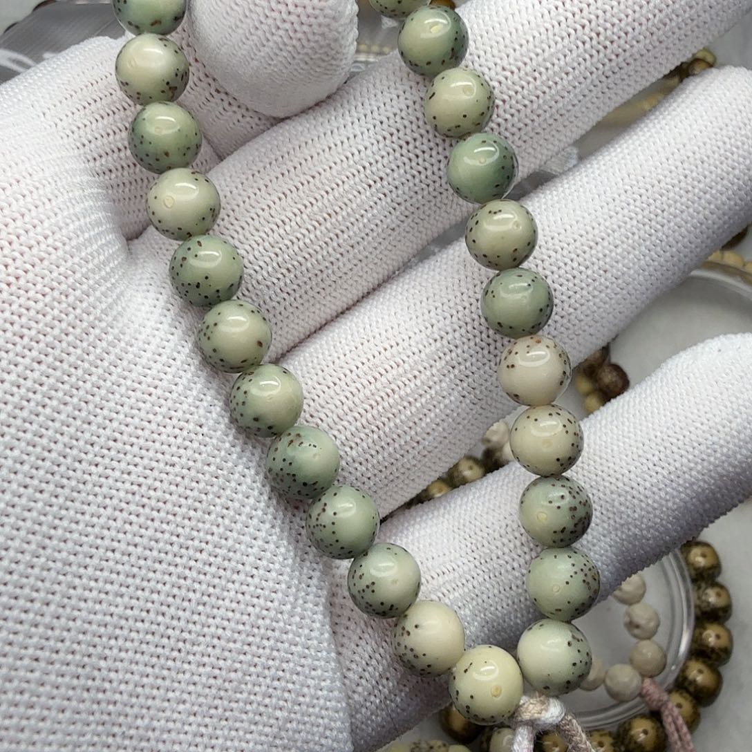 吊坠星月菩提绿冰糖龙蛋