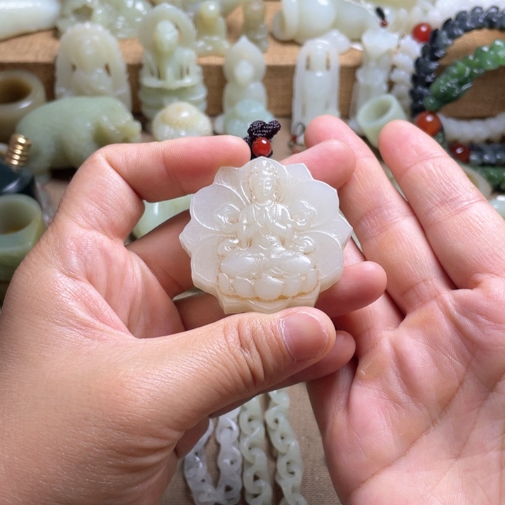 和田玉未镶嵌颈饰岑*