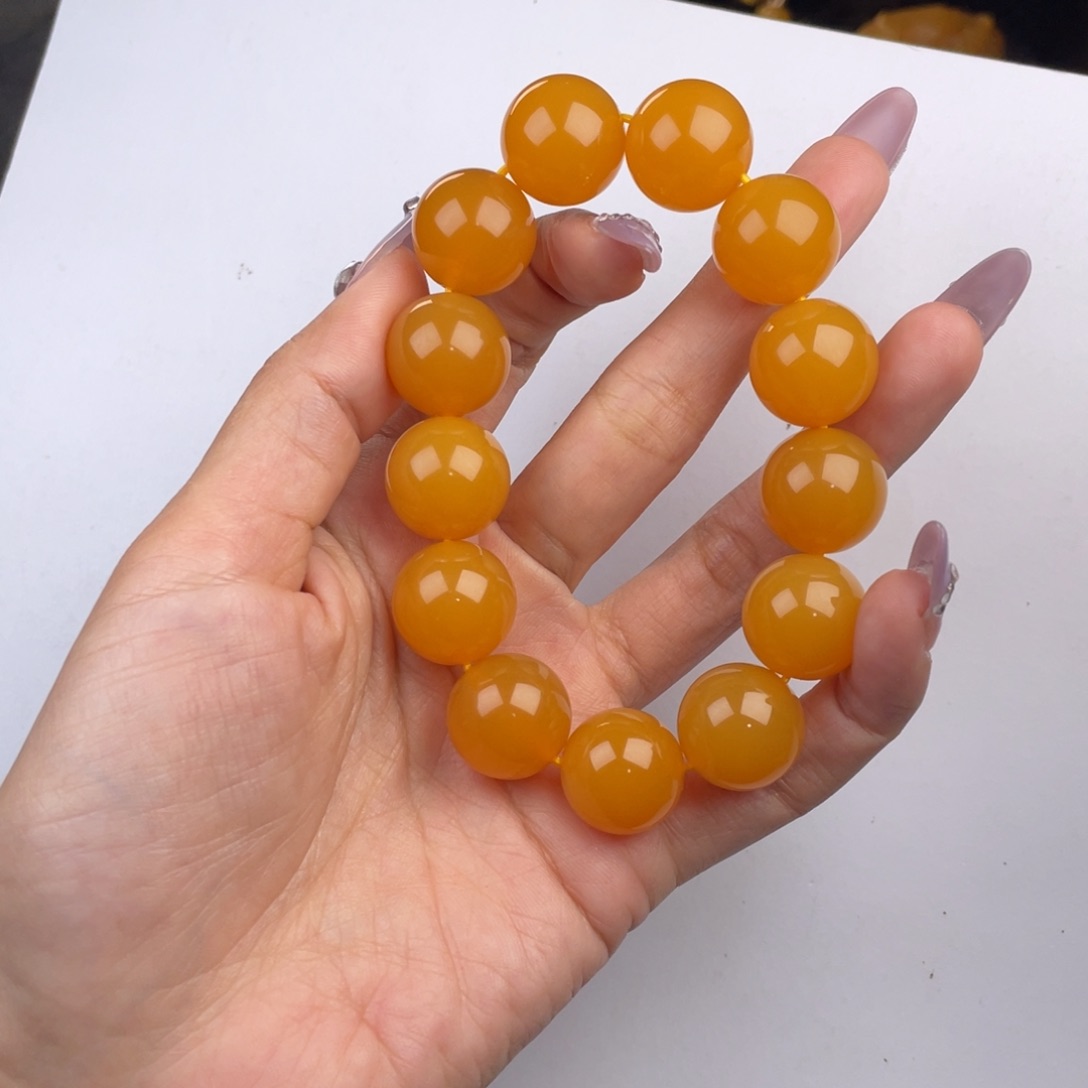 石英质玉（缅黄）未镶嵌颈饰极*