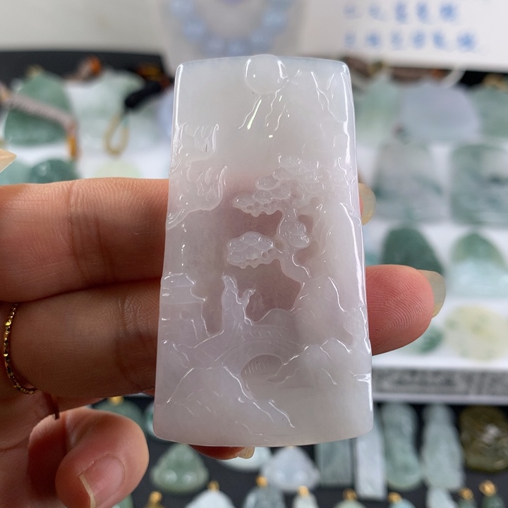 翡翠未镶嵌颈饰山水牌