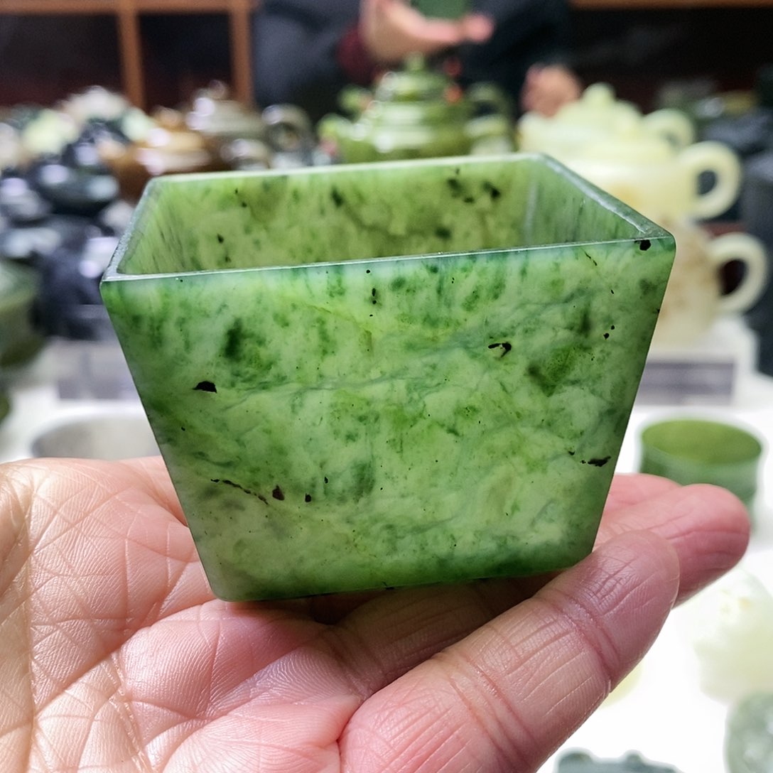 和田玉茶杯未镶嵌