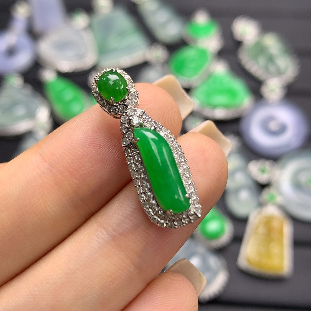 翡翠18K金镶嵌颈饰18k镶翡翠