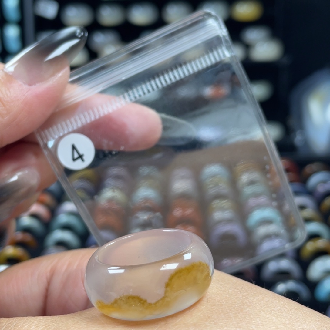 玛瑙/玉髓未镶嵌戒指4号港码21.5直径19.4（非质量问题.不退不换）