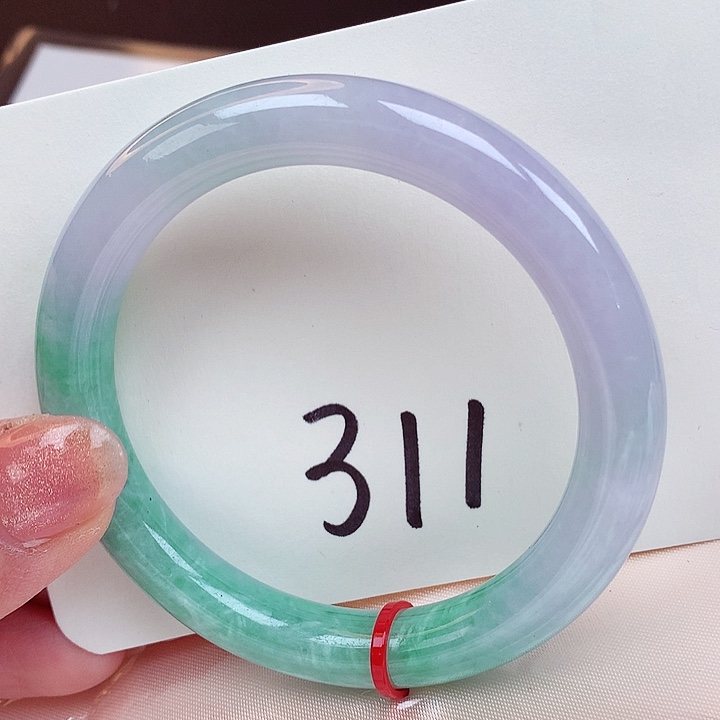 翡翠手镯未镶嵌翡翠