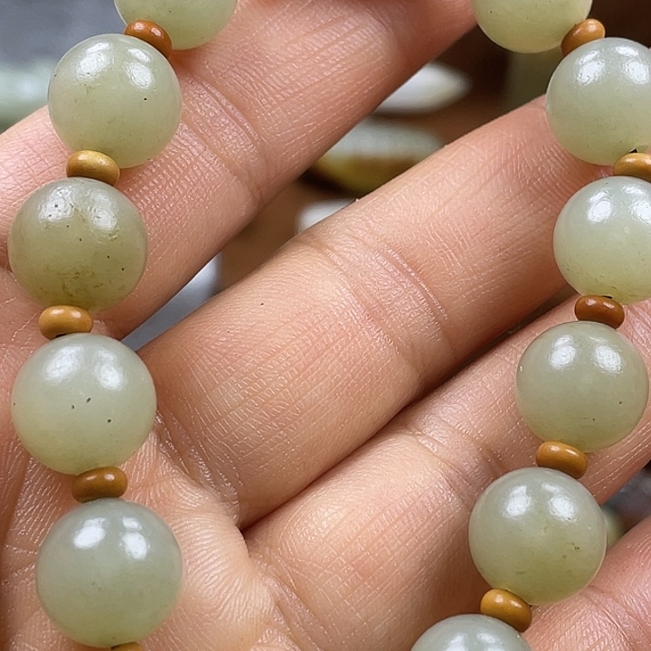 和田玉（糖玉）未镶嵌颈饰