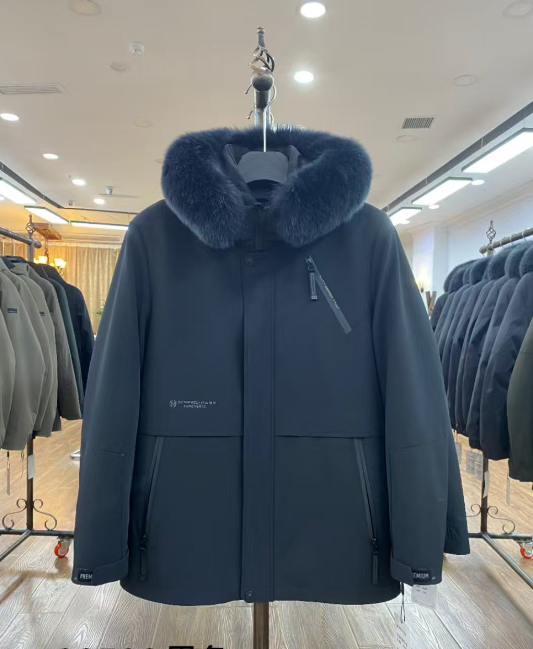 2303男款大毛领派克服外套