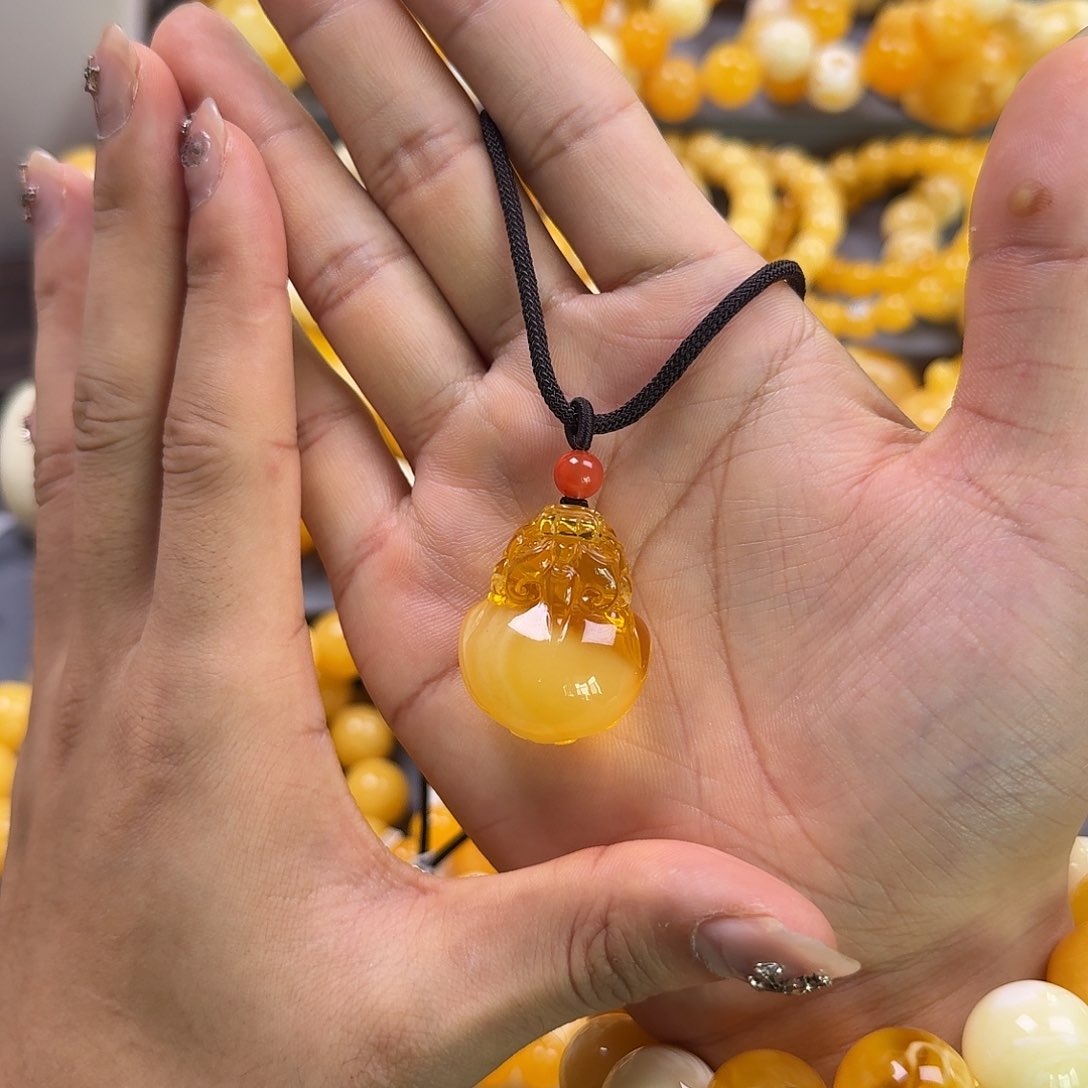 琥珀珠宝奇石未镶嵌