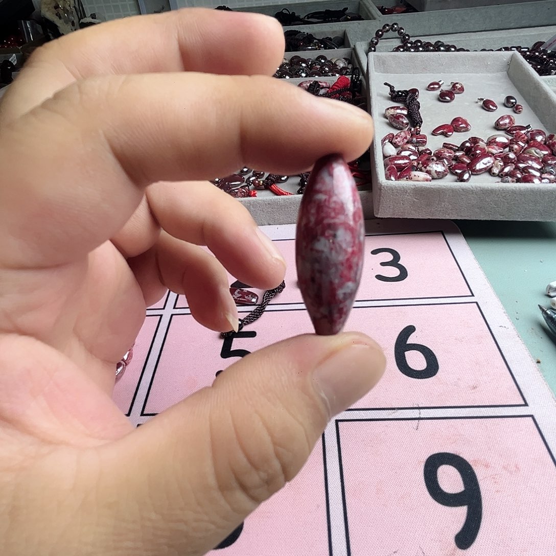 紫砂天然朱砂辰石吊坠