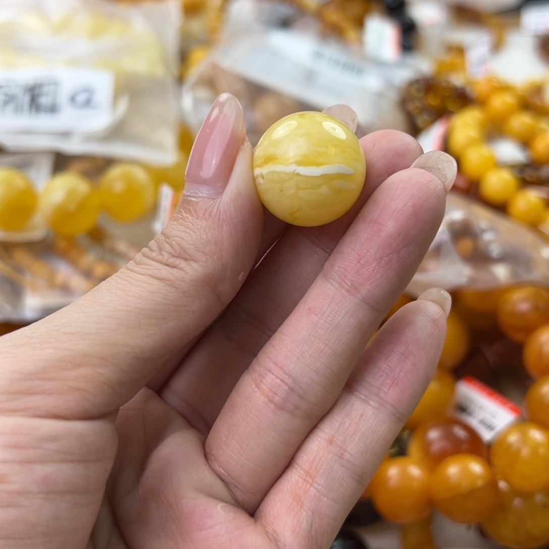 琥珀珠宝奇石未镶嵌