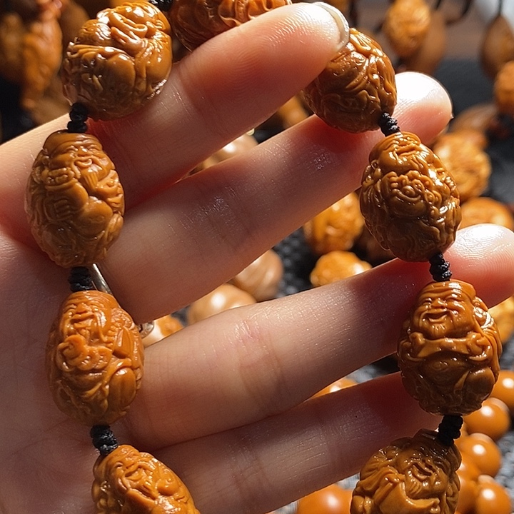 吊坠橄榄核八方财神