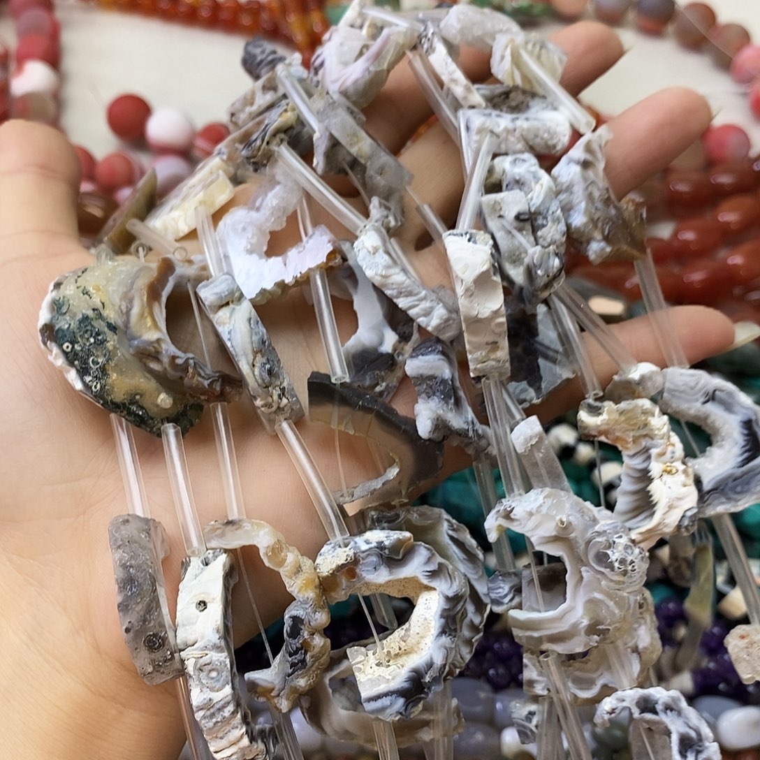 玛瑙/玉髓未镶嵌珠宝半成品羽毛玛瑙一条