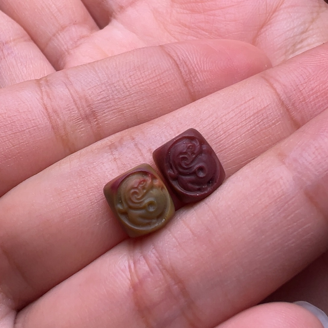 白***丁玛瑙/玉髓未镶嵌珠宝奇石