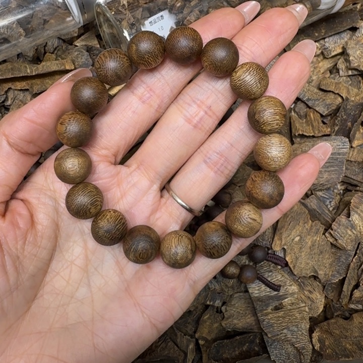 沉香手串白棋沉浮一条