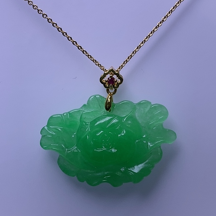 翡翠未镶嵌吊坠(赠链)