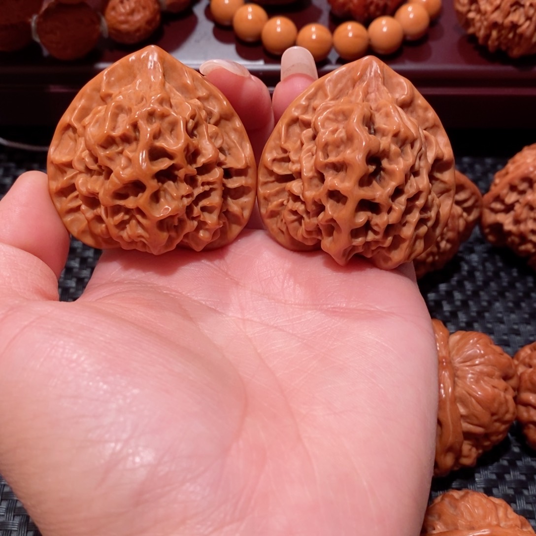 文玩核桃把件龙鳞纹