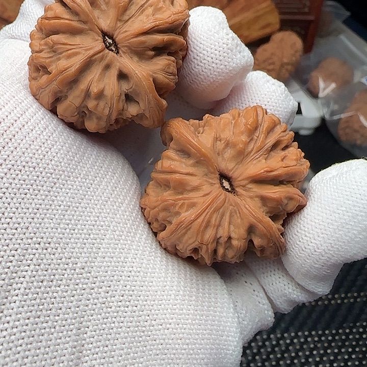 文玩核桃吊坠全品红宝石37尺