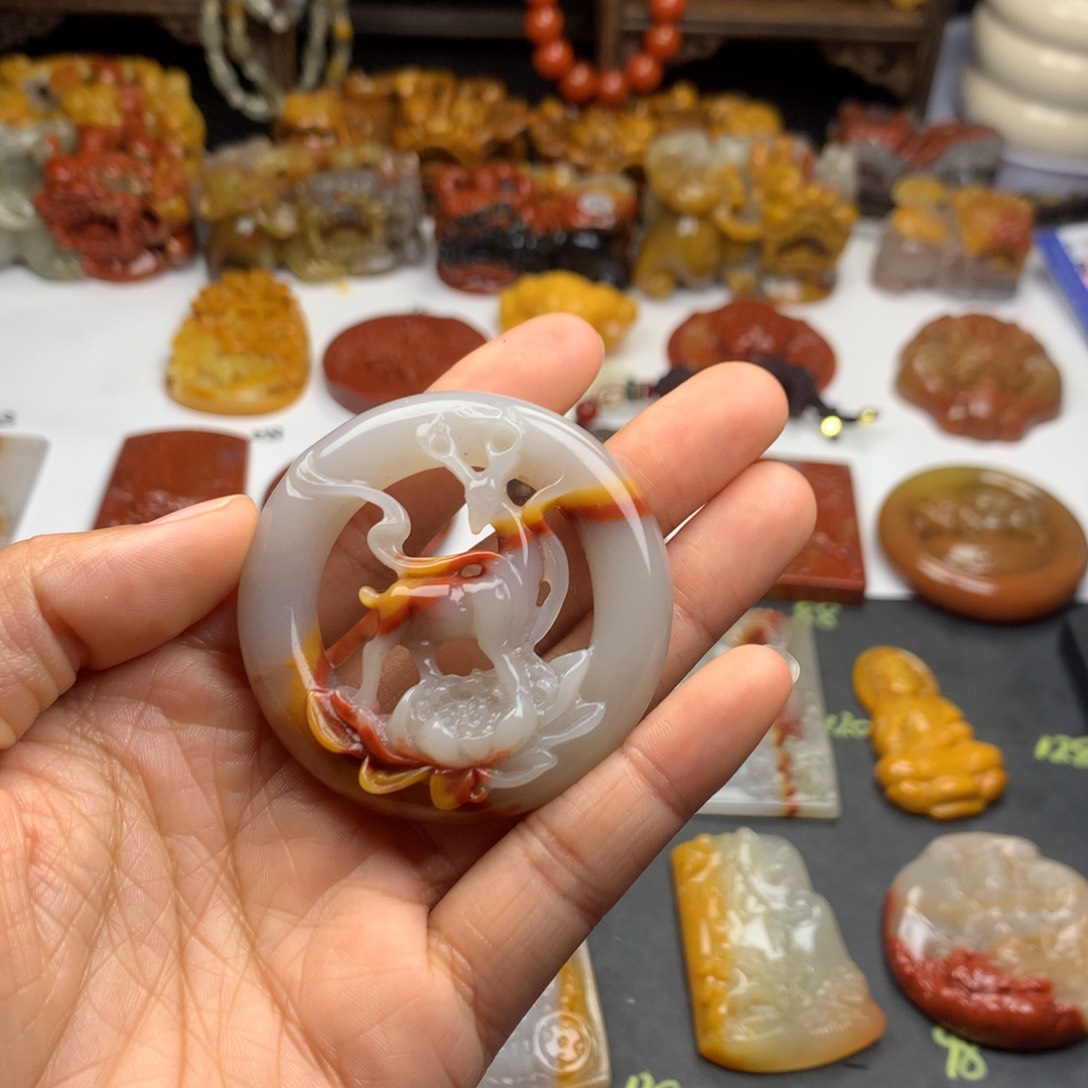 石英质玉（黄龙玉）挂件未镶嵌