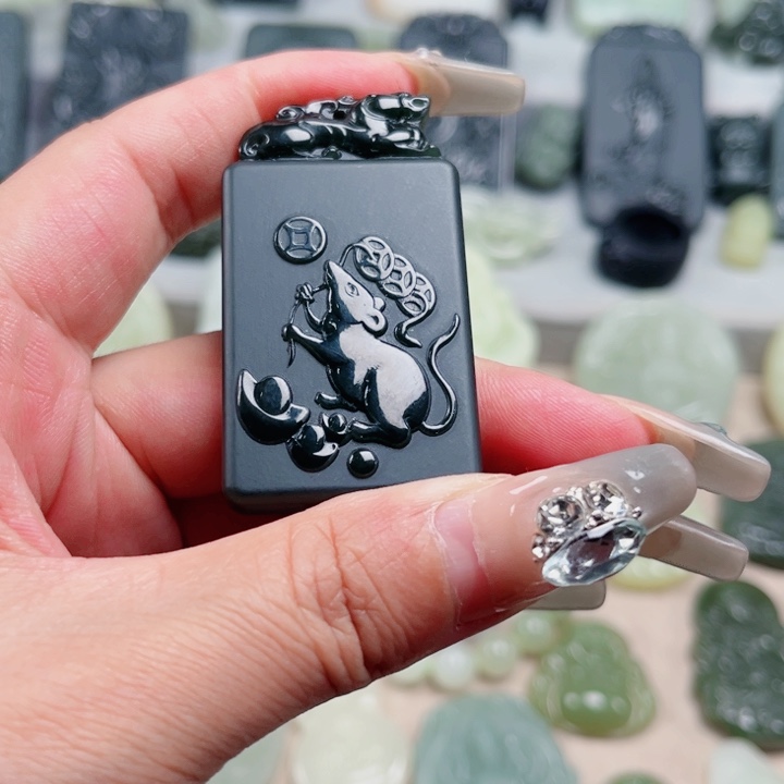 颈饰未镶嵌和田玉