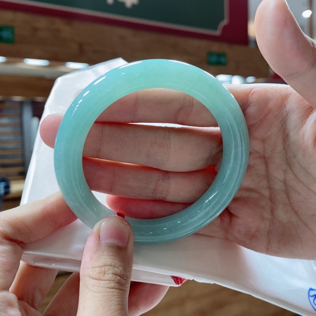 翡翠手镯未镶嵌买断5758