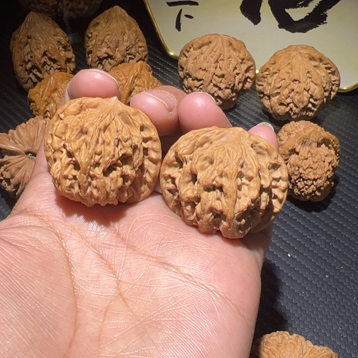 核桃磕尖儿矮桩虎头
