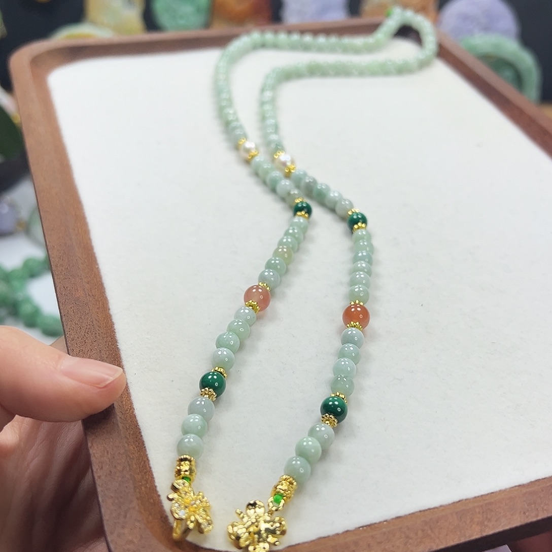 翡翠未镶嵌颈饰项链