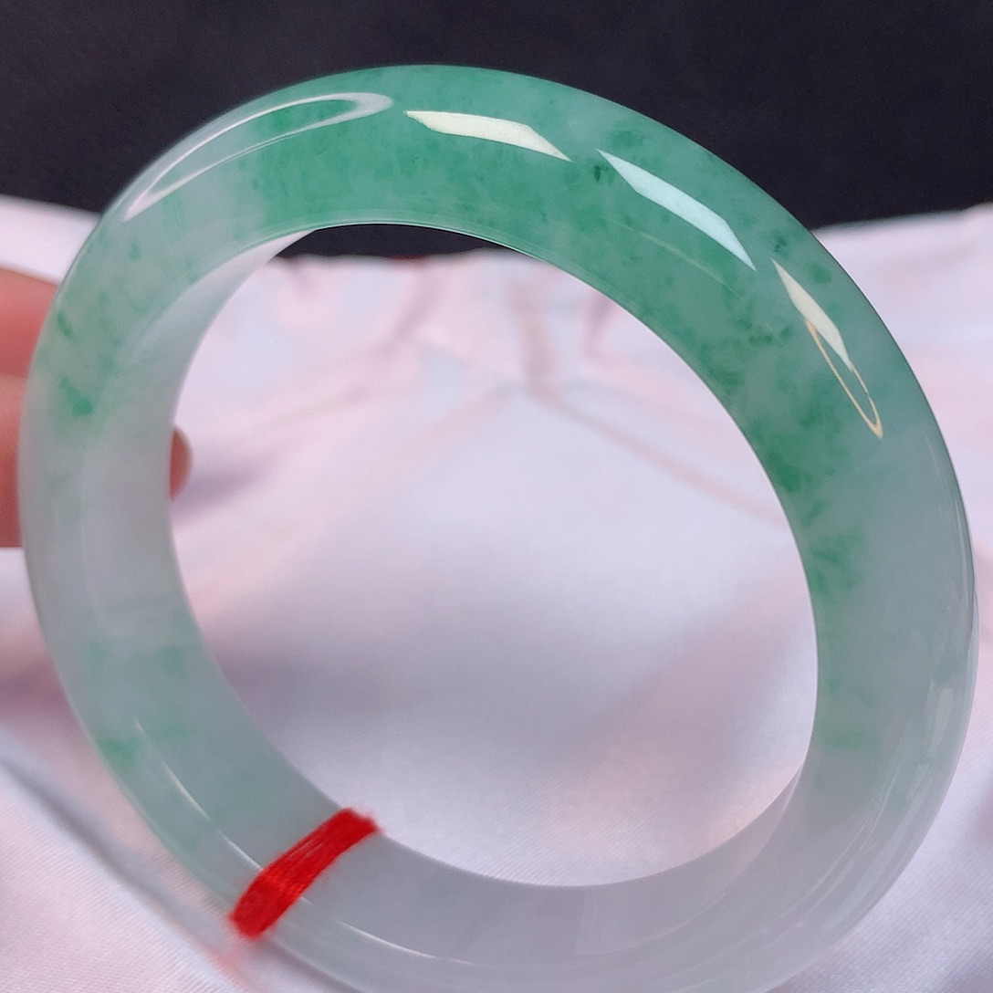 翡翠手镯未镶嵌57 翡翠手镯