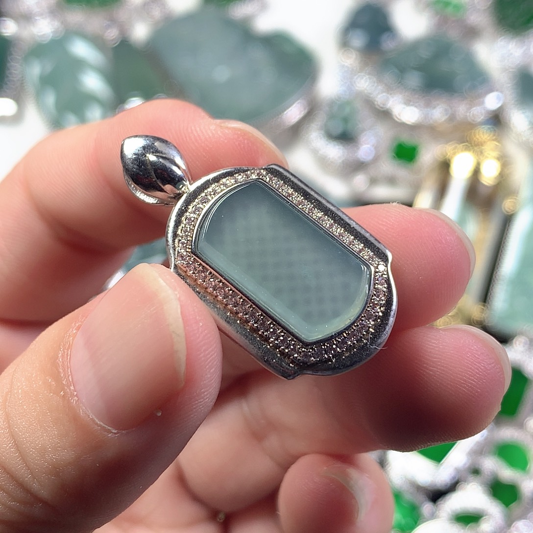 翡翠未镶嵌吊坠(不含链)