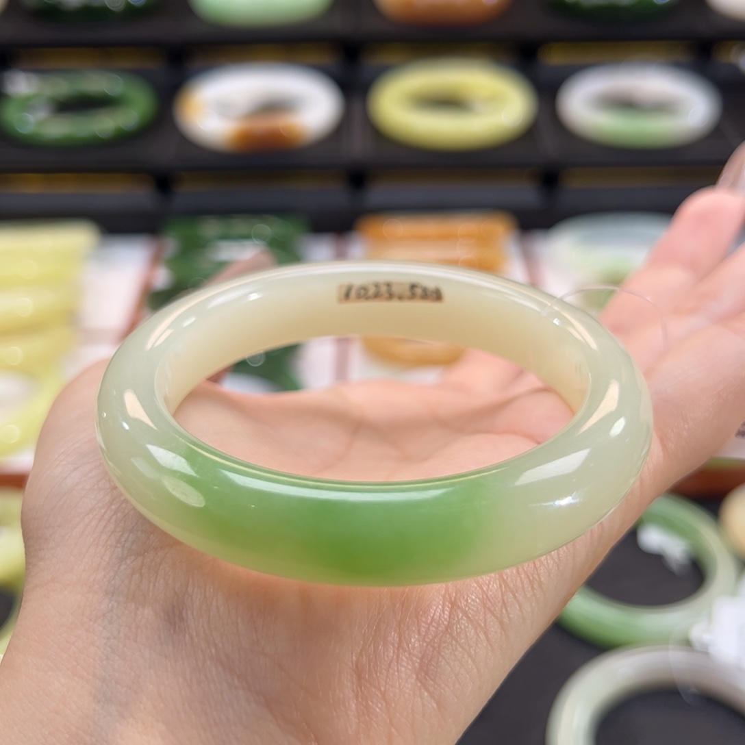 和田玉（翠青玉）手镯未镶嵌艳翠