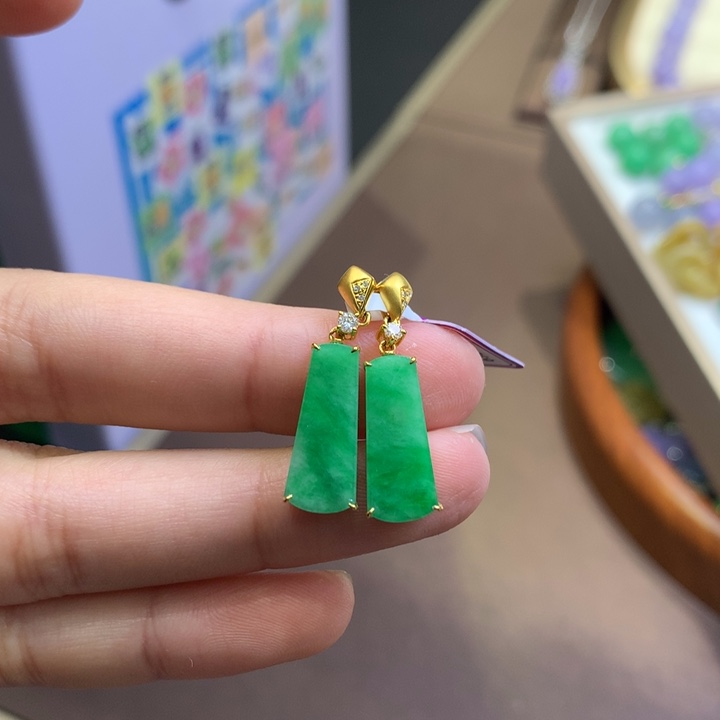 翡翠18K金镶嵌颈饰翡翠