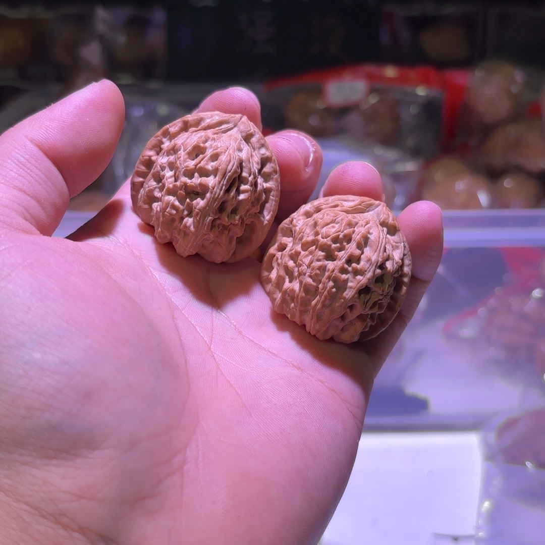 三对核桃 粗筋 45有黄尖三角白39。苹果园40 