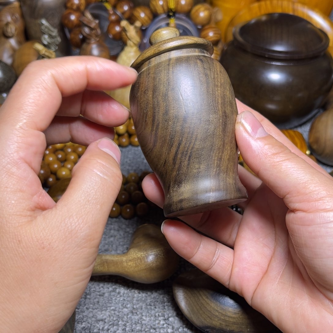 金丝楠阴沉木罐子