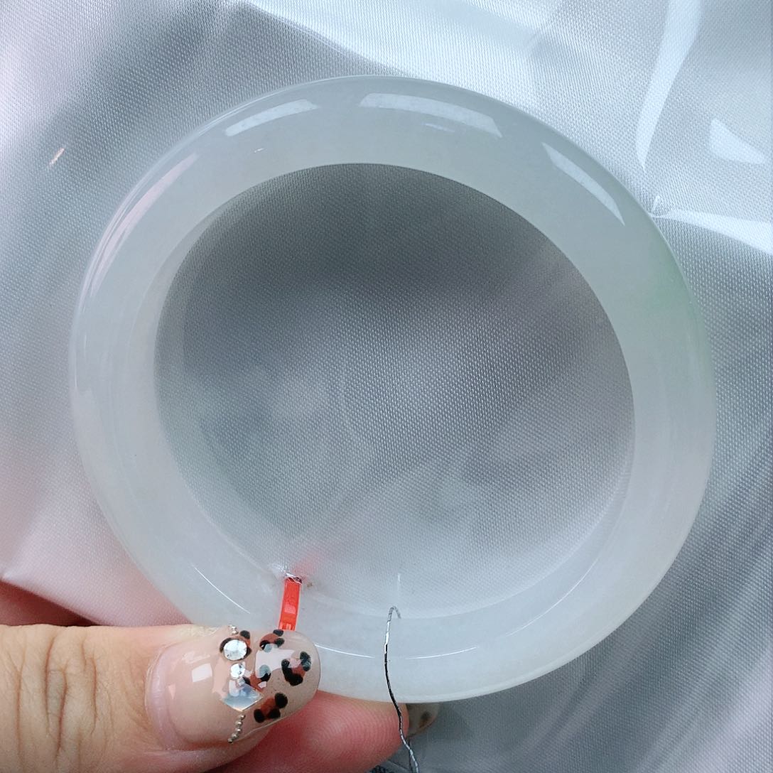 翡翠手镯未镶嵌55圈